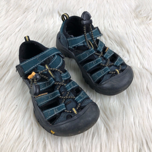 keen whisper water shoes